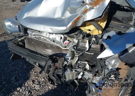 2015 Honda Fit Ex/Ex-L z USA, uszkodzony, nr VIN 3HGGK5H87FM708401